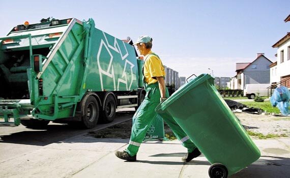 Вантажники для вивезення сміття